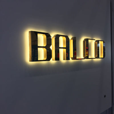 آبکاری فلزی آینه فلزی با نور پس زمینه علامت M4 پایه پیچ