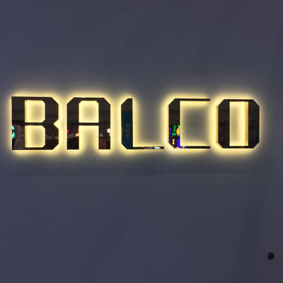 آبکاری فلزی آینه فلزی با نور پس زمینه علامت M4 پایه پیچ