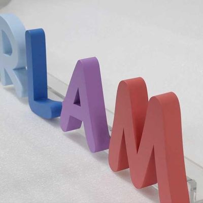 تابلو تبلیغاتی سه بعدی حروف باز سالن زیبایی لوگو برش لیزری فلز به ضخامت 3 سانتی متر