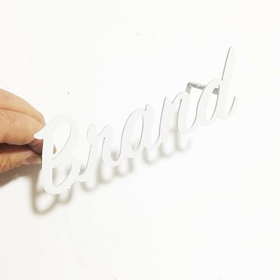 برش مسطح رنگ سفید فلزی علامت حروف براش SS304 کانال حروف علامت