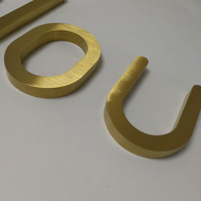 فروشگاه لوازم آرایشی OEM ODM علامت نامه فلزی ساخته شده در فضای باز