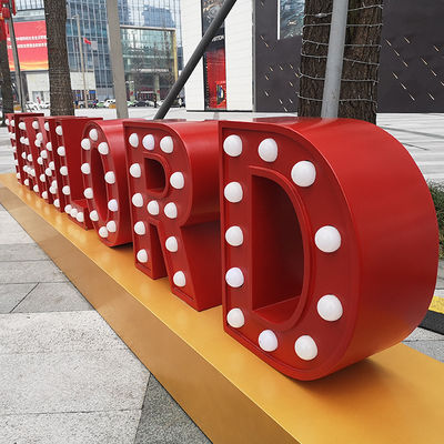 آبکاری چراغ های خیمه شب بازی غول پیکر در فضای باز