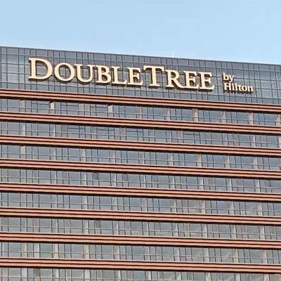 Led Light نام شرکت آرم ساختمان علامت سه بعدی کانال حروف