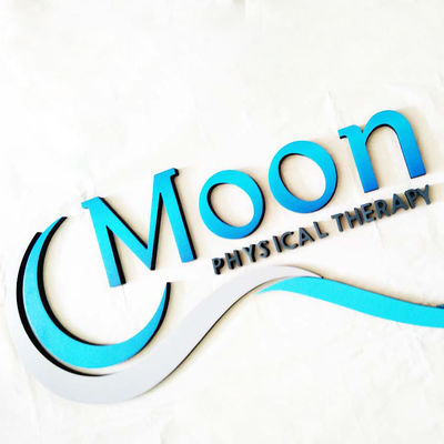 علامت حروف اکریلیک برش سه بعدی لیزری با رنگ طلایی نام فروشگاه