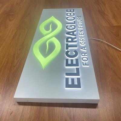 حروف کانال LED با طول عمر 50000 ساعت با منبع تغذیه Meanwell که نورپردازی و عملکرد تابلوهای تجاری بلندمدت را ارائه می‌دهد