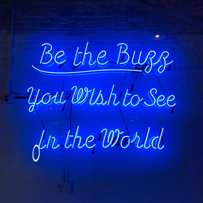 تابلوهای نئون شخصی سازی شده اکریلیک با شفافیت بالا 50000 ساعت عمر