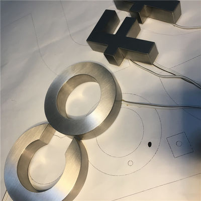 رزین اکریلیک با نور پس زمینه کانال حروف سفارشی براش کروم 12VDC