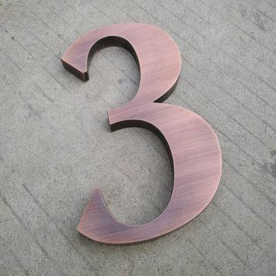 تابلوی حروف سه بعدی از جنس استنلس استیل طلایی با پایانه های عالی اعداد حروف فلزی