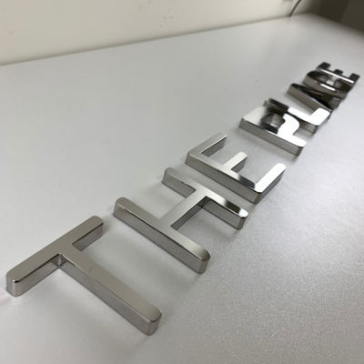 تابلوی سه بعدی آینه نقره ای ویترین فروشگاه سفارشی شده با نور پس زمینه چراغ جلو