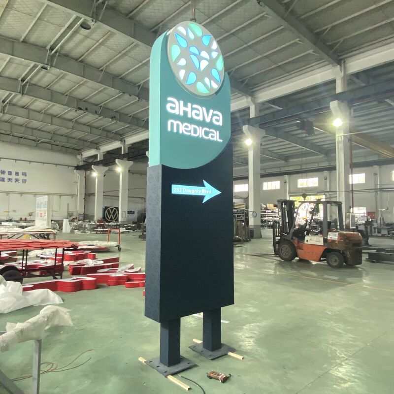 محصولات علامت ساختمان سفارشی طراحی شده برای ترکیب زیبایی شناسی دوام و عملکرد برای علامت موثر در فضای باز